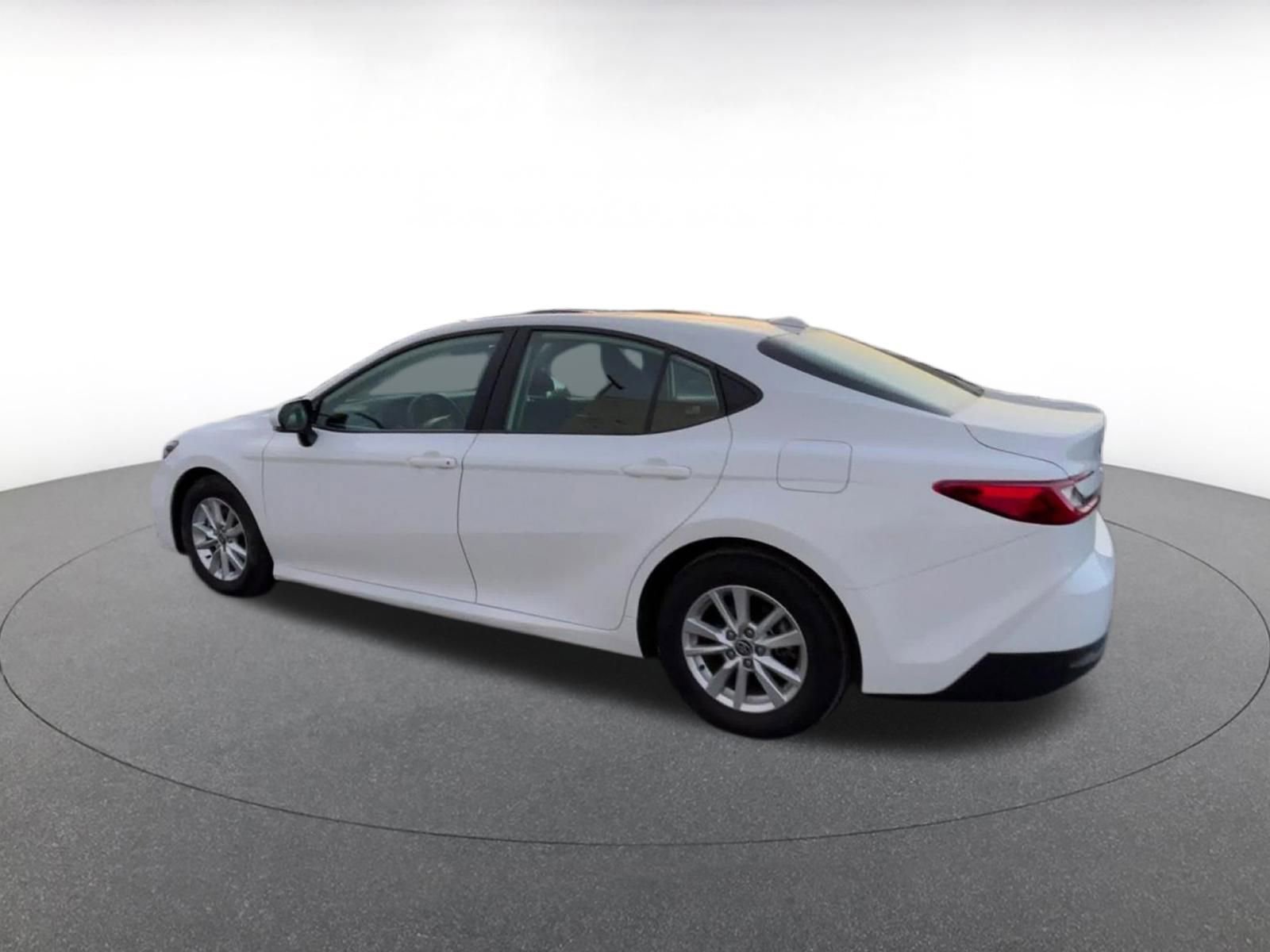Used 2025 Toyota Camry LE FWD image 10