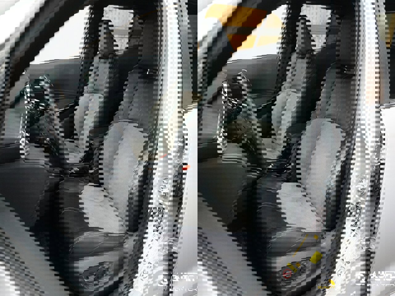 Used 2019 Toyota Corolla XSE FWD image 12