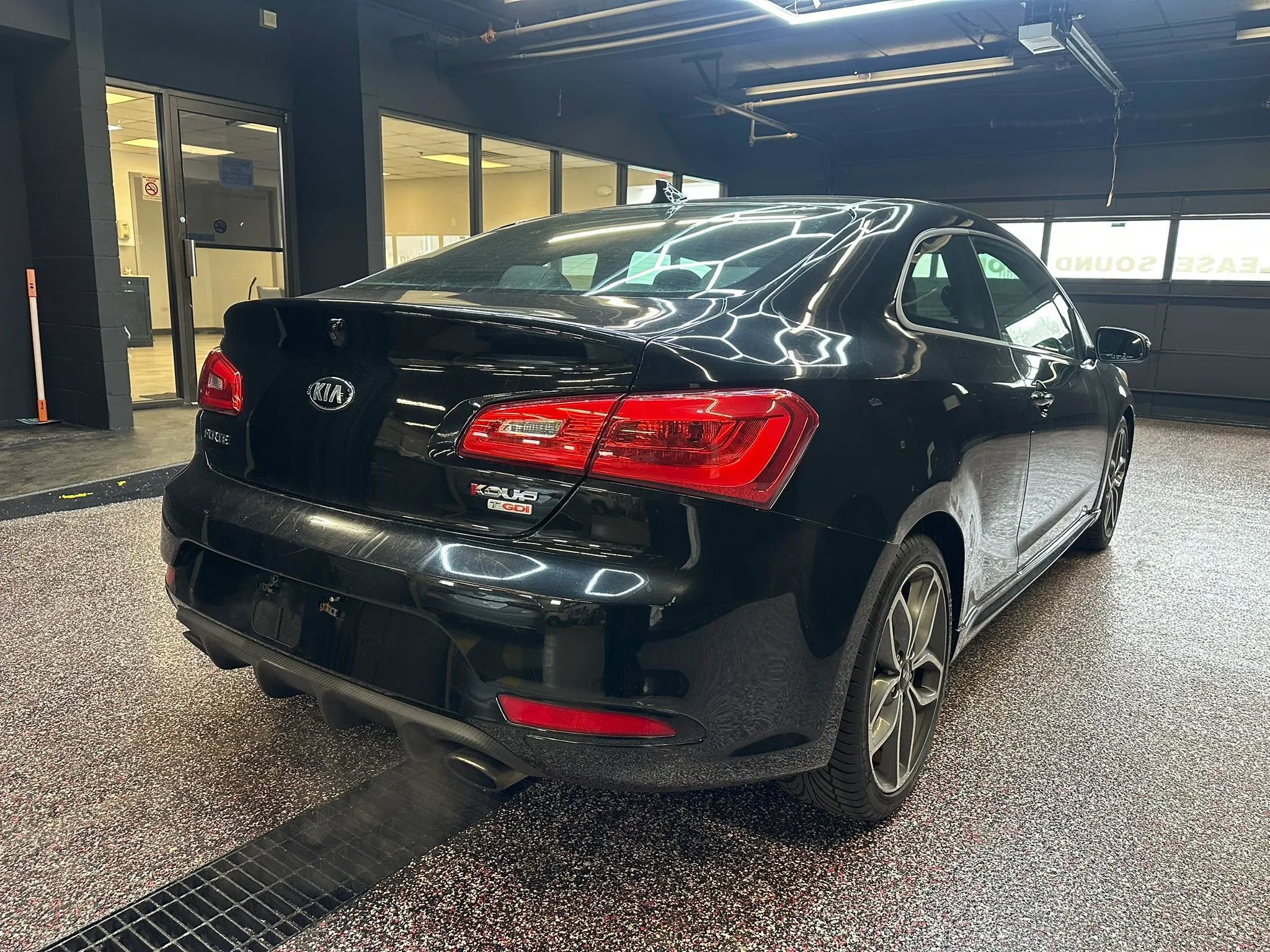 Used 2016 Kia Forte Koup SX FWD image 7