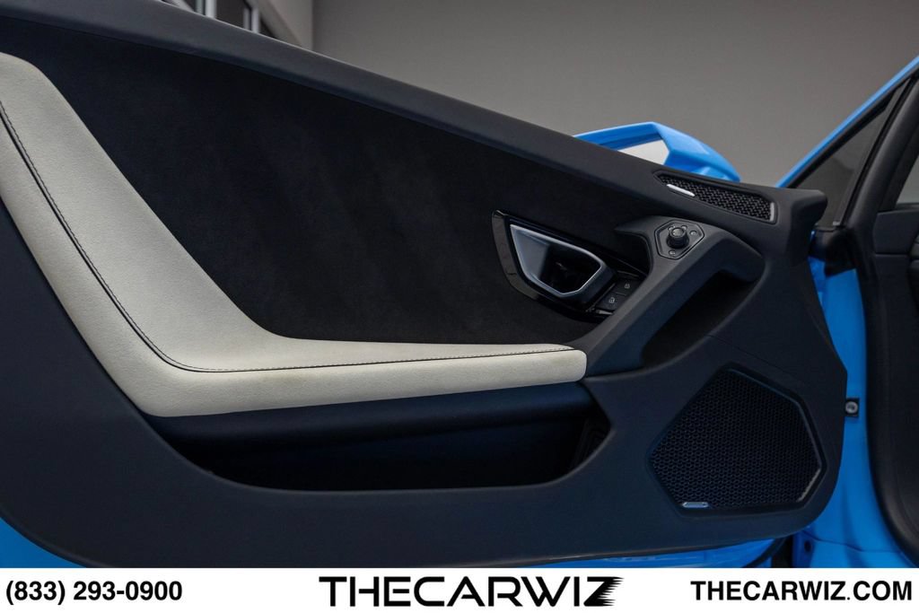 Used 2024 Lamborghini Huracan EVO AWD/4WD image 38