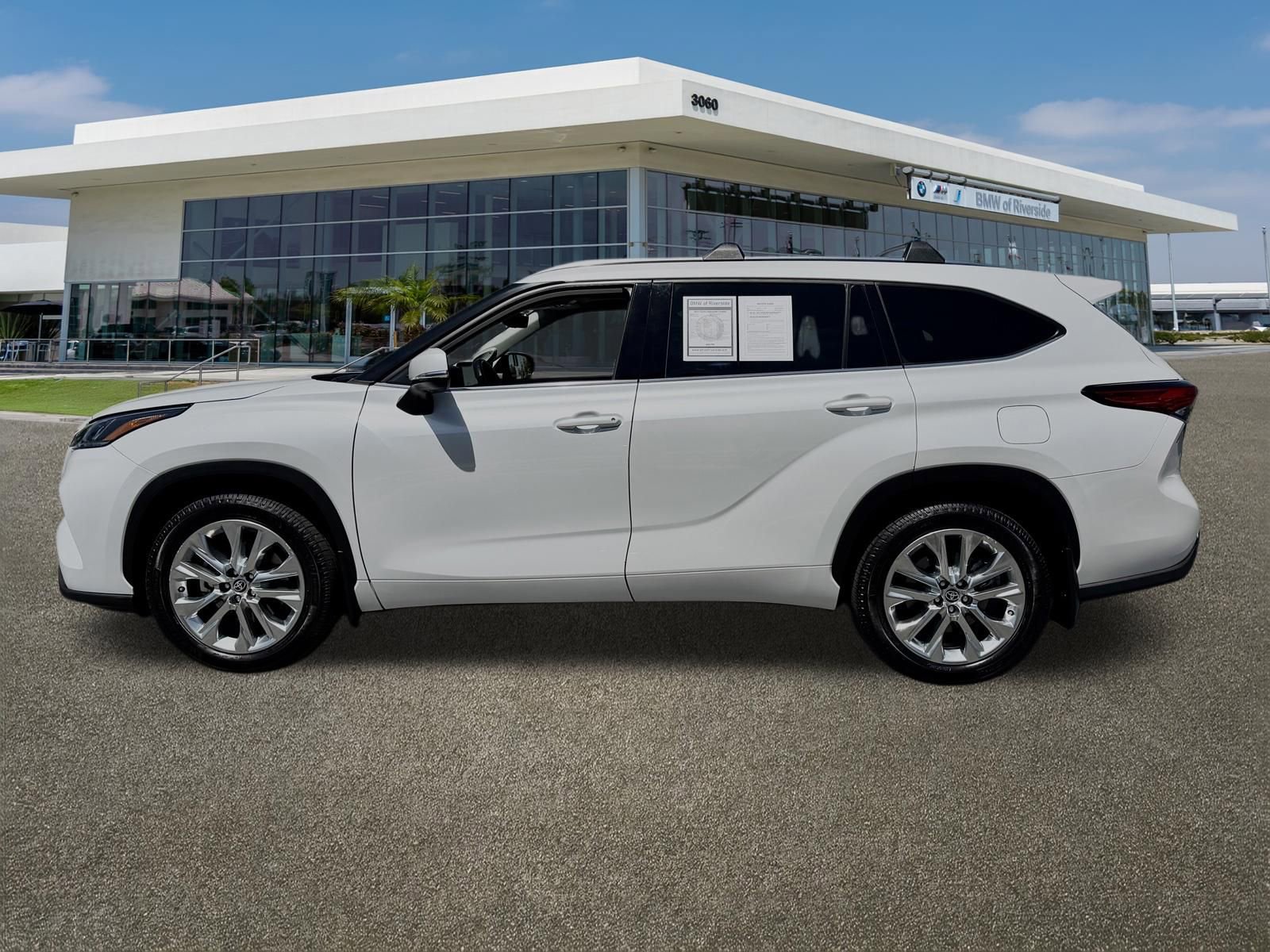 Used 2022 Toyota Highlander Limited AWD/4WD image 6