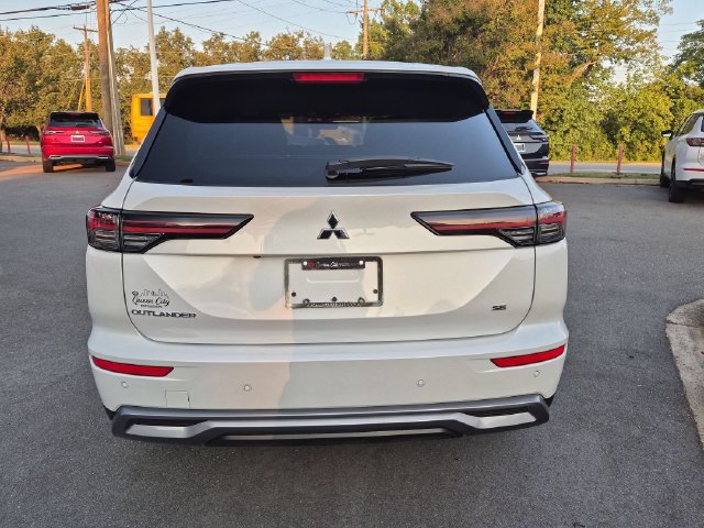 New 2026 Mitsubishi Outlander SE FWD image 4