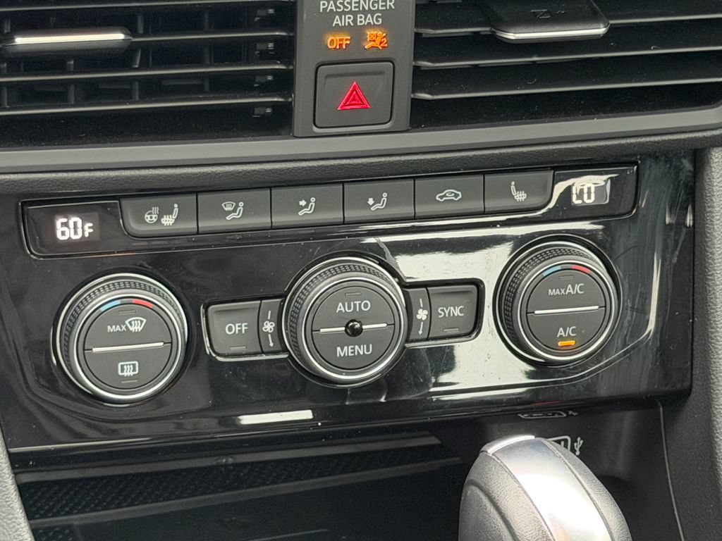 Used 2020 Volkswagen Jetta SEL FWD image 27