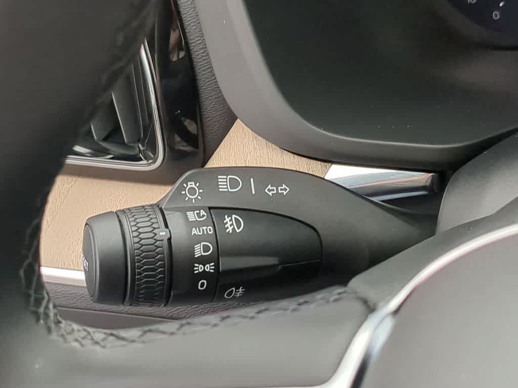 Certified 2026 Volvo XC60 B5 Plus w/ Protection Package Premier AWD/4WD image 25