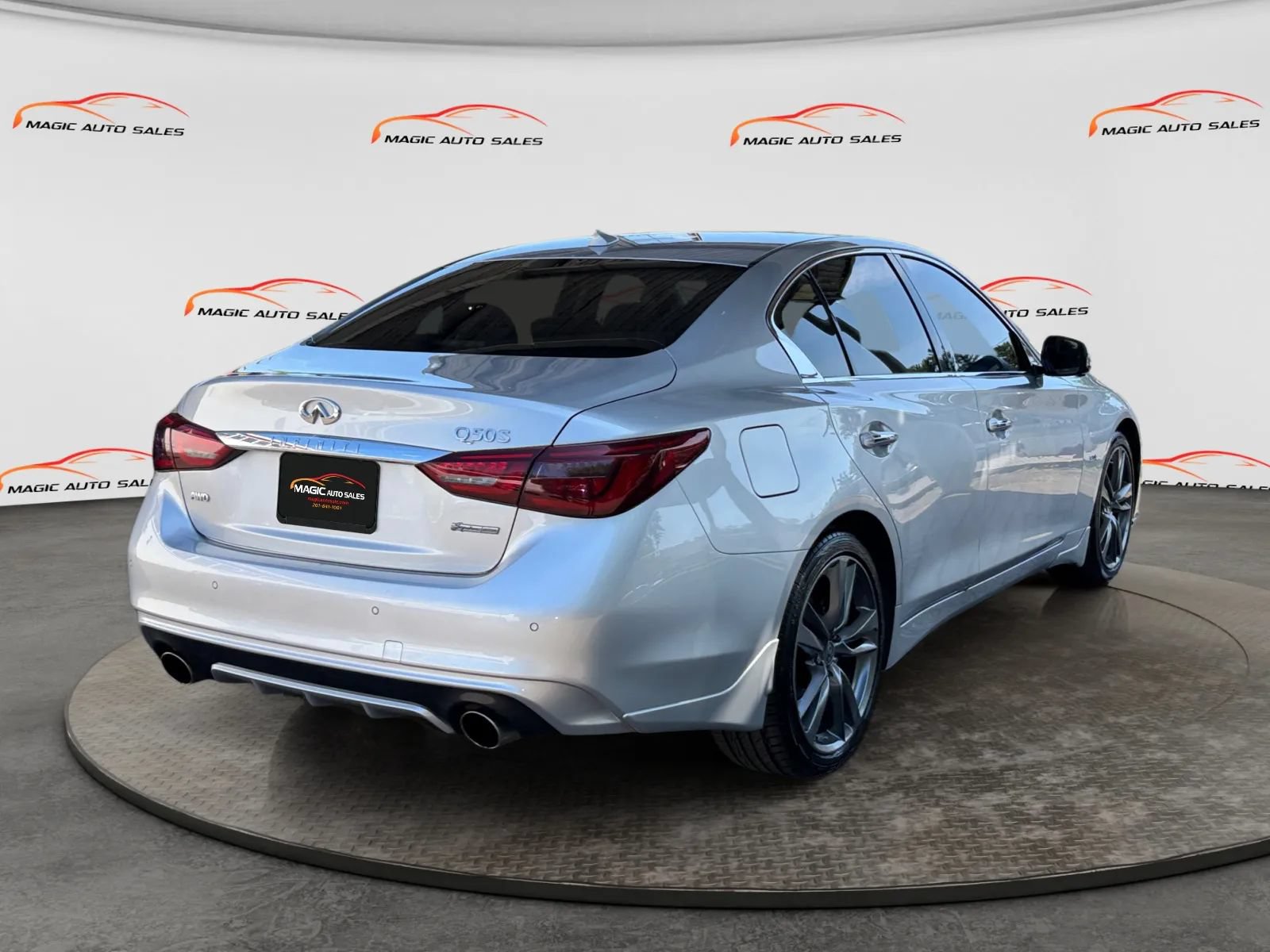 Used 2019 INFINITI Q50 Signature Edition AWD/4WD image 10