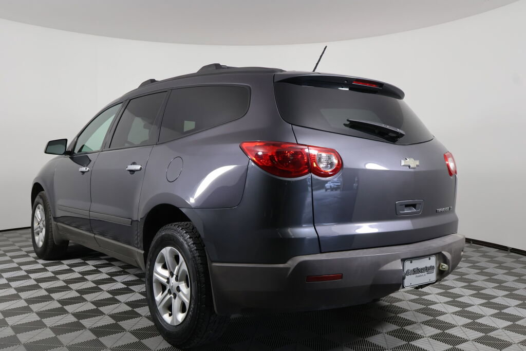 Used 2012 Chevrolet Traverse LS image 4
