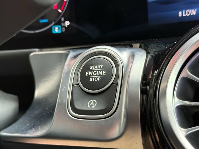 Used 2026 Mercedes-Benz GLB 250 4MATIC image 28