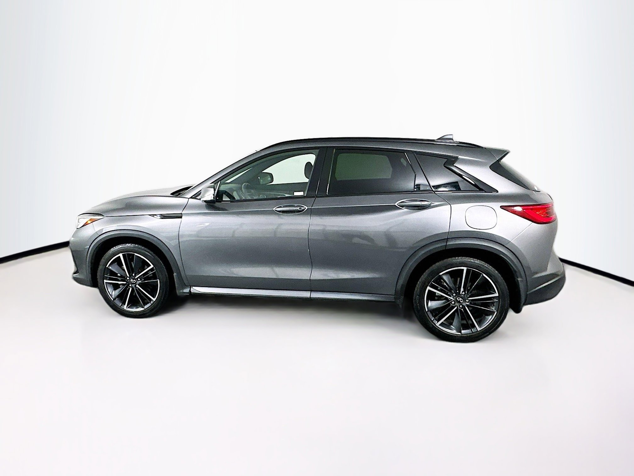 Used 2023 INFINITI QX50 Sport FWD image 4