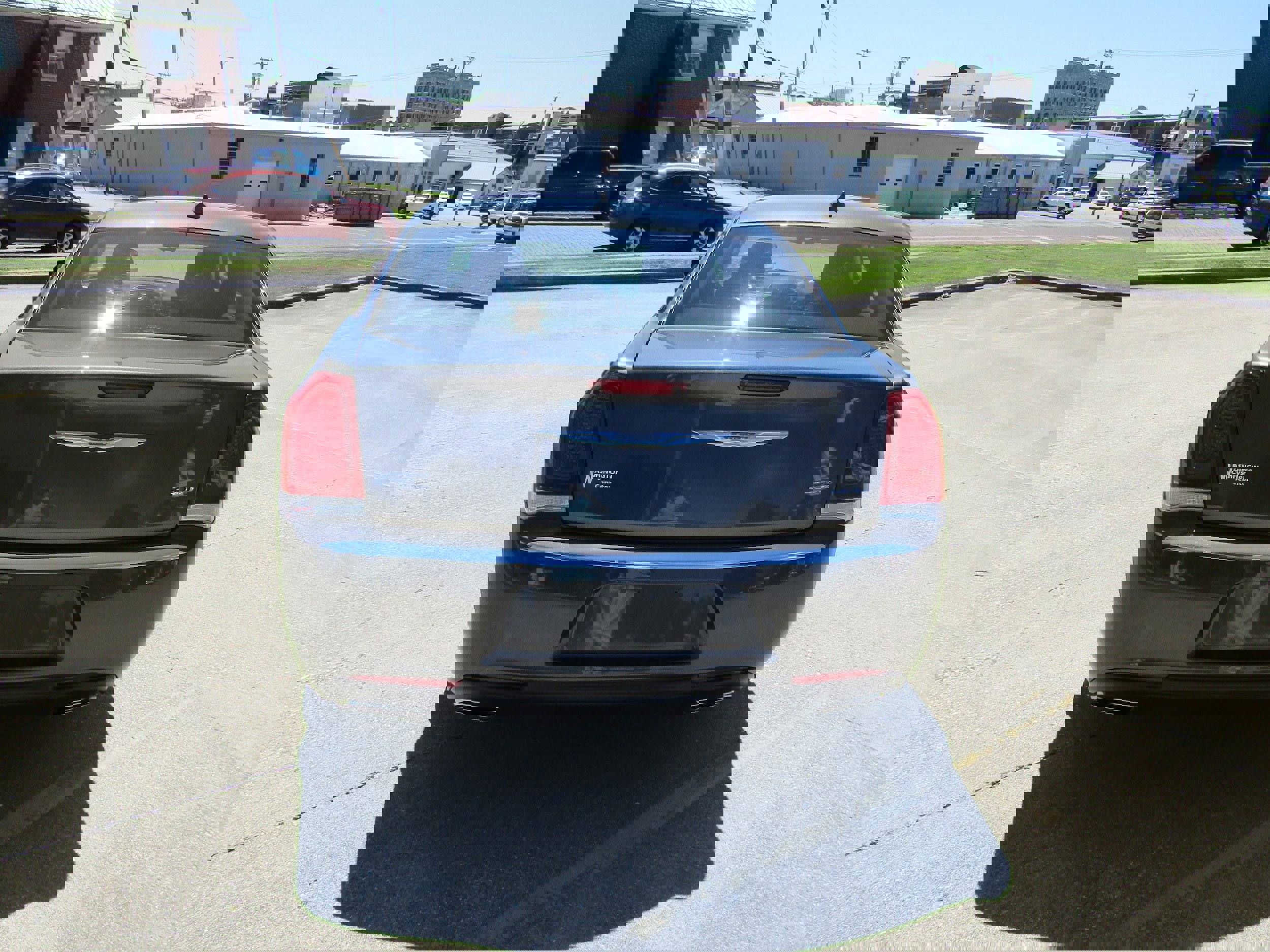 Used 2018 Chrysler 300 Touring w/ Driver Convenience Group image 4