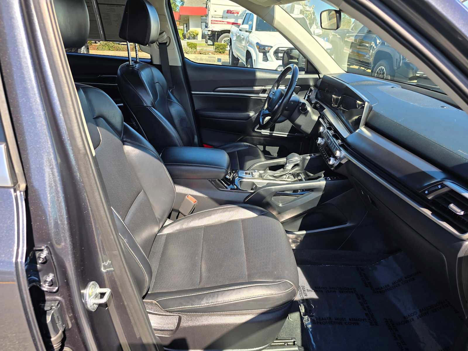 Used 2023 Kia Telluride S image 11