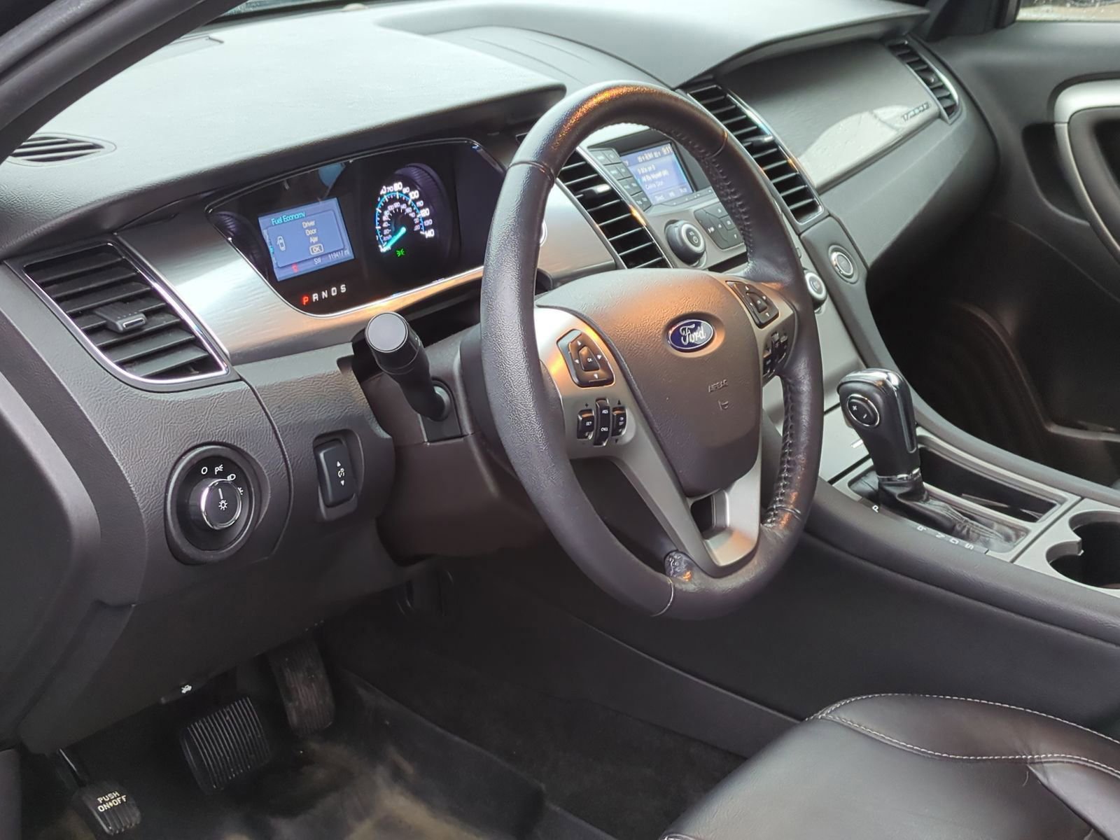Used 2018 Ford Taurus SEL image 13