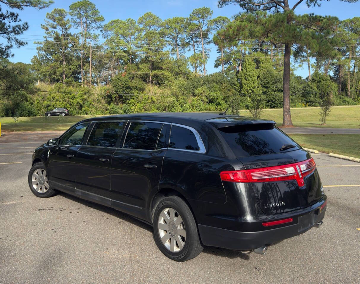 Used 2014 Lincoln MKT AWD image 7