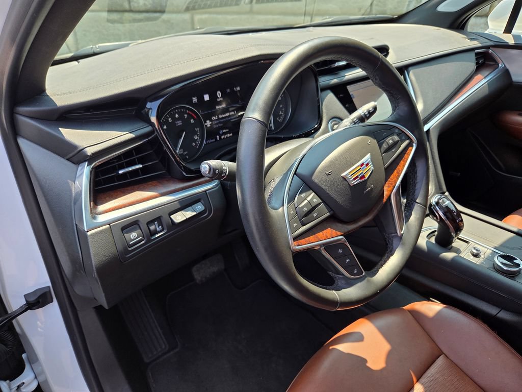 Used 2024 Cadillac XT5 Premium Luxury w/ Technology Package AWD/4WD image 18