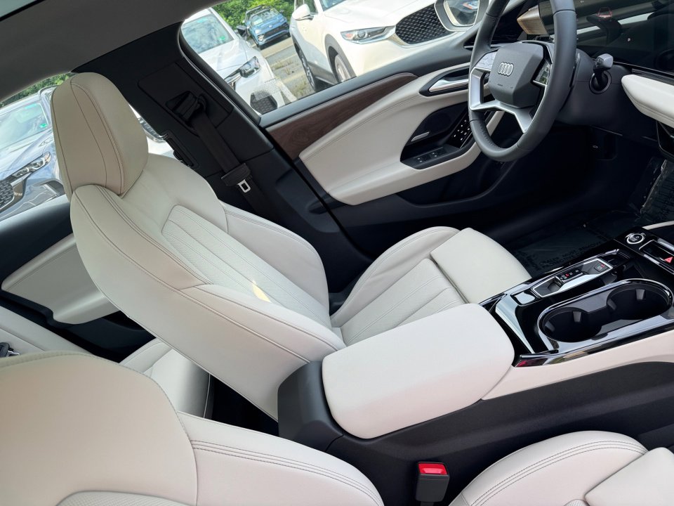 New 2025 Audi A6 e-tron Premium Plus image 21