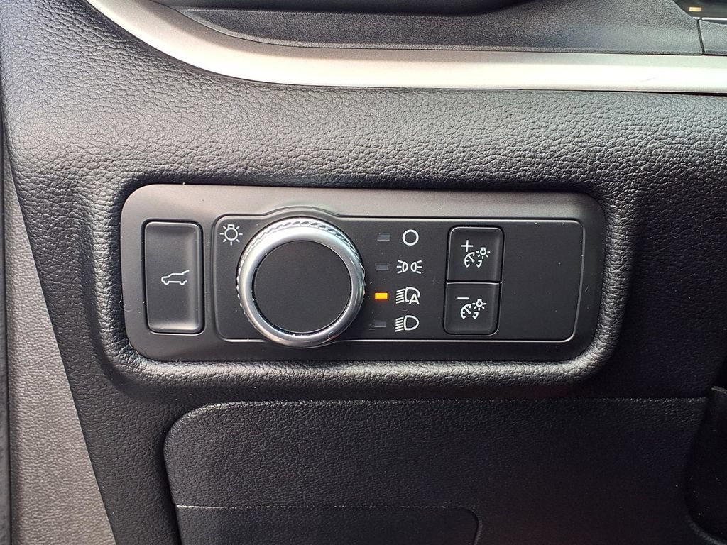 Used 2021 Ford Explorer XLT RWD image 12