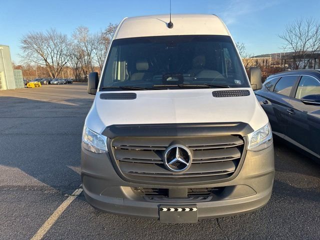 Used 2025 Mercedes-Benz Sprinter 2500 image 2