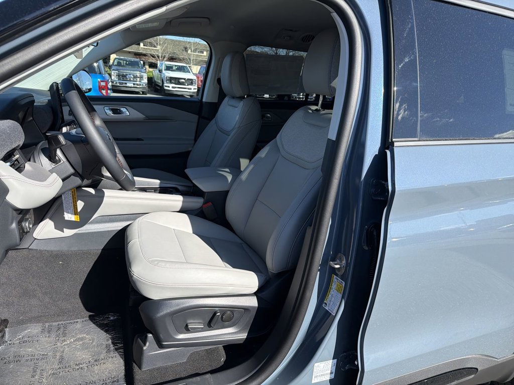 New 2026 Ford Explorer Active w/ Active Comfort Package RWD image 11