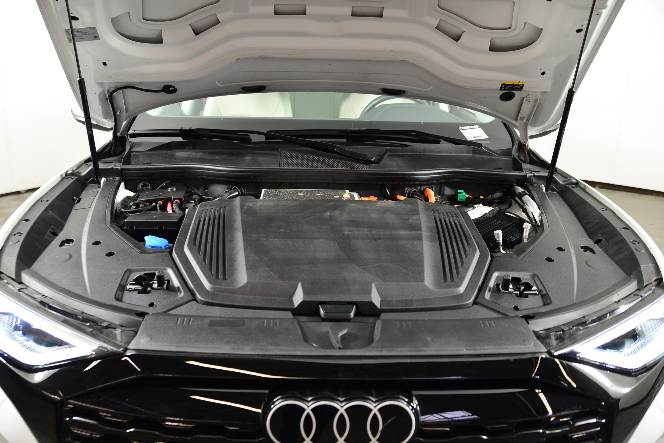 Certified 2024 Audi Q8 e-tron Premium image 15