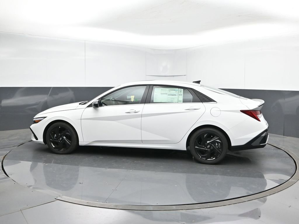 New 2026 Hyundai Elantra SEL Sport image 3