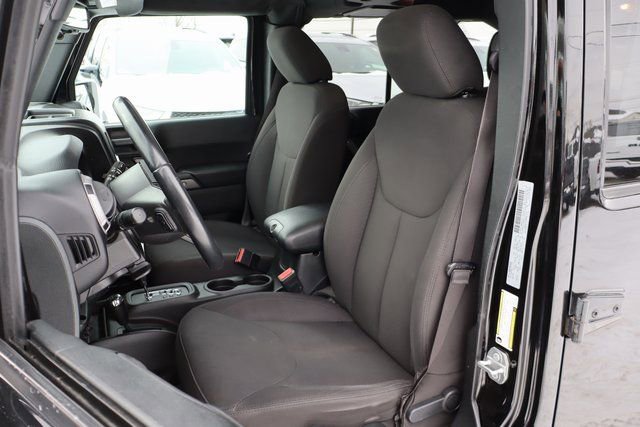 Used 2017 Jeep Wrangler Unlimited Willys image 12