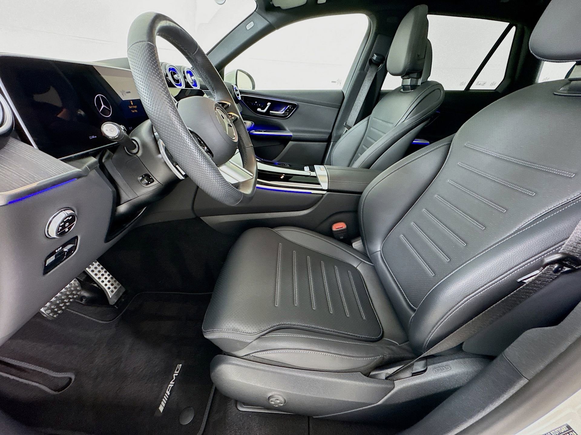 Used 2025 Mercedes-Benz GLC 300 image 23