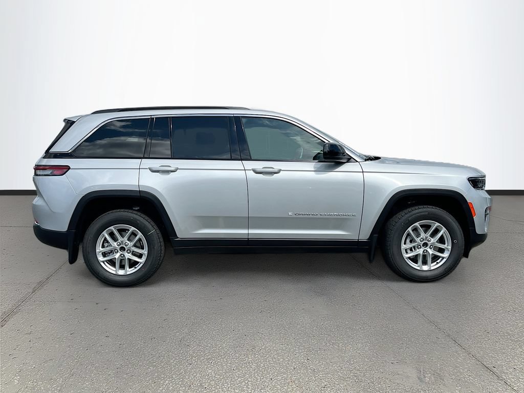 New 2026 Jeep Grand Cherokee Laredo AWD/4WD image 8