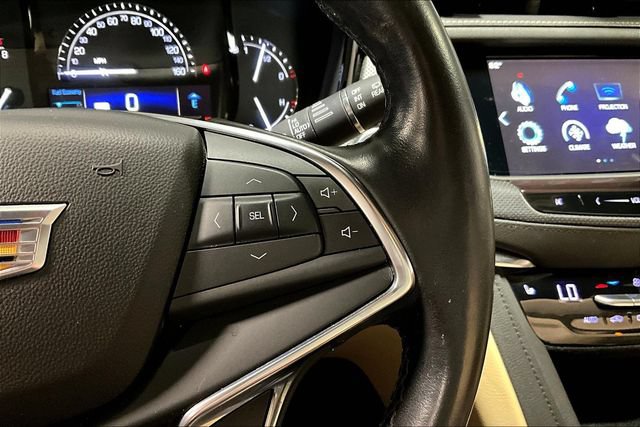 Used 2018 Cadillac XT5 Luxury w/ Driver Awareness Package AWD/4WD image 12