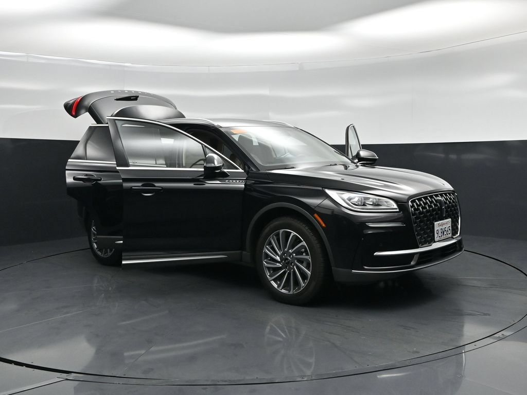 Used 2023 Lincoln Corsair Reserve w/ Equipment Group 201A FWD image 28