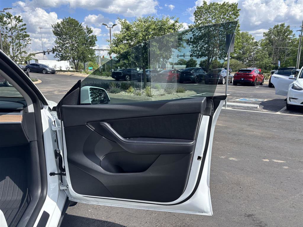 Used 2022 Tesla Model Y Performance AWD/4WD image 12