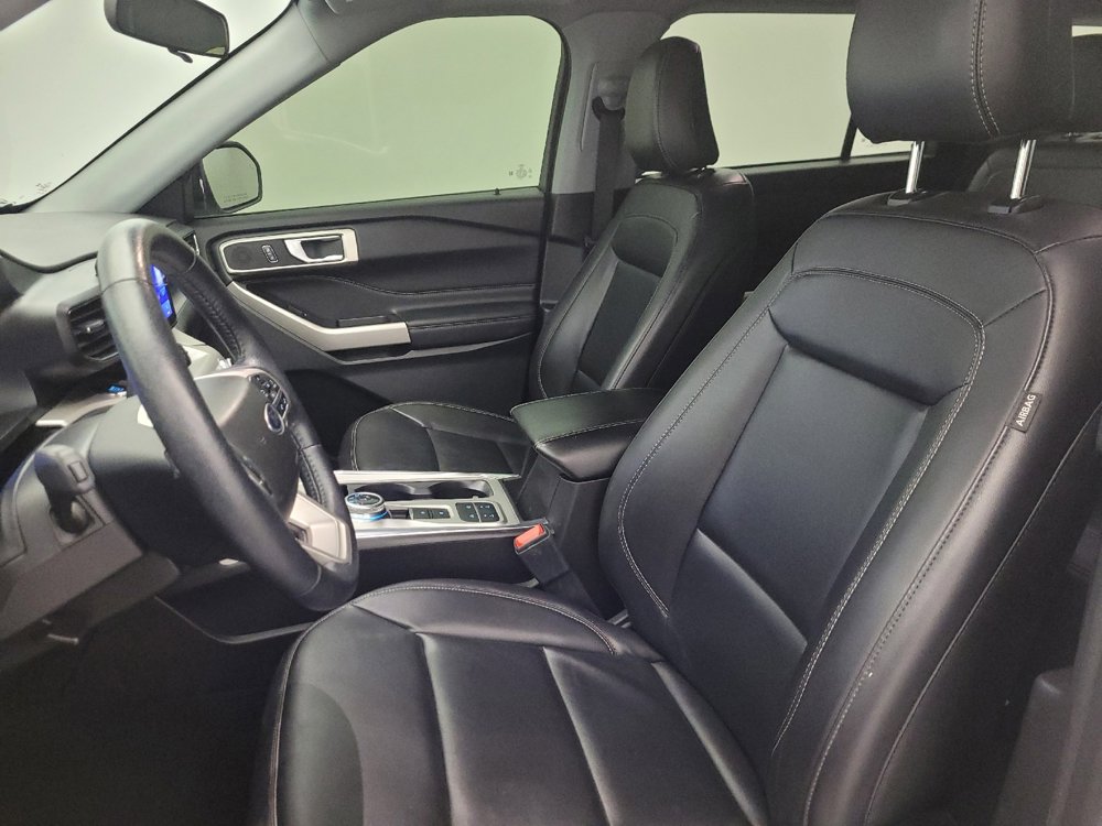 Used 2023 Ford Explorer XLT w/ Equipment Group 202A RWD image 17