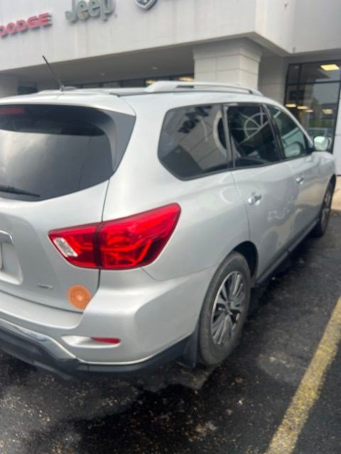 Used 2018 Nissan Pathfinder S AWD/4WD image 6