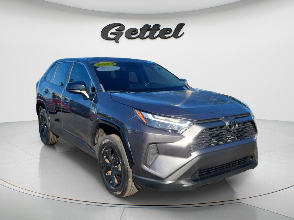 Used 2023 Toyota RAV4 LE FWD image 3