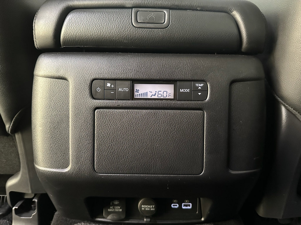Used 2024 Nissan Armada SL image 19