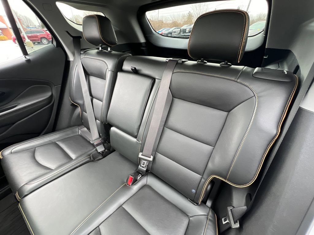 Used 2022 GMC Terrain AT4 w/ LPO, Floor Liner Package image 31