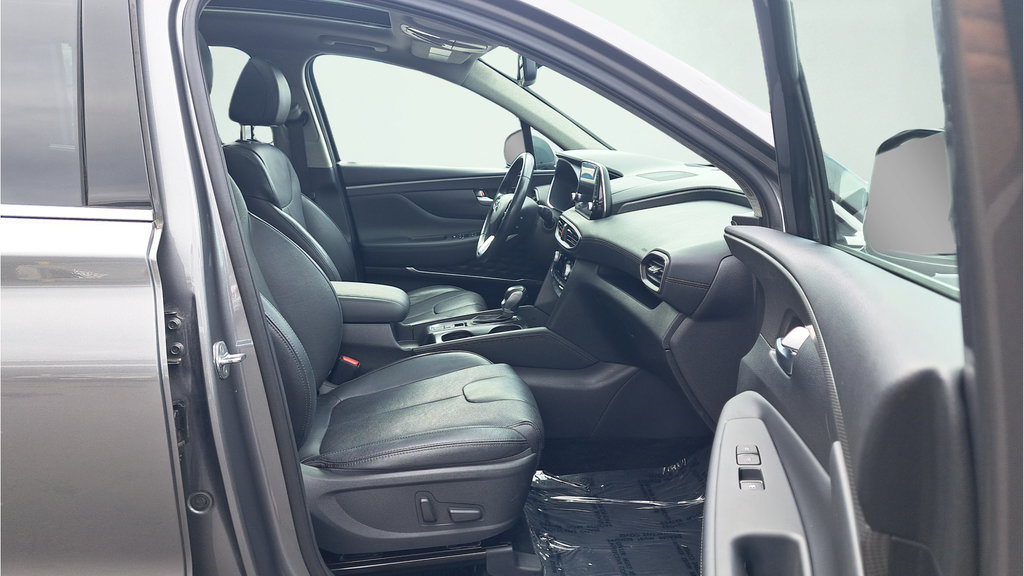 Used 2020 Hyundai Santa Fe Limited AWD/4WD image 16