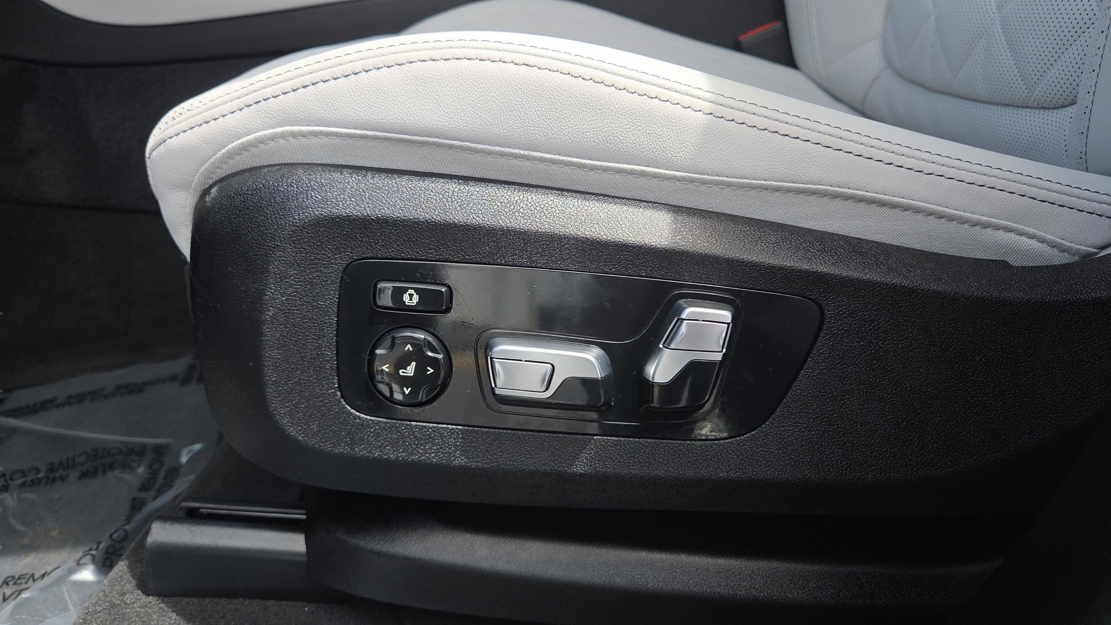 Used 2026 BMW X5 xDrive50e AWD/4WD image 10