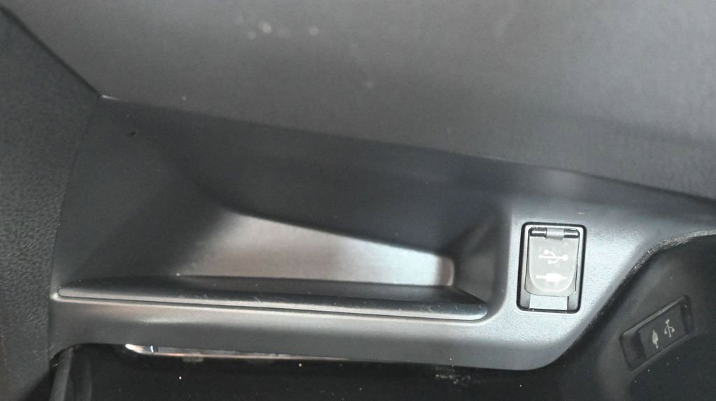 Used 2019 Toyota C-HR Limited FWD image 35