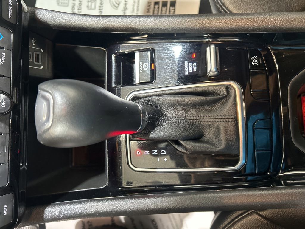 Used 2025 Jeep Compass Limited image 29