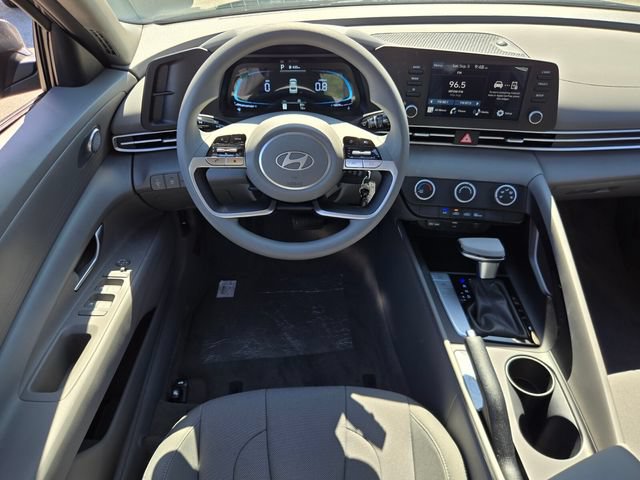 New 2026 Hyundai Elantra SE FWD image 7