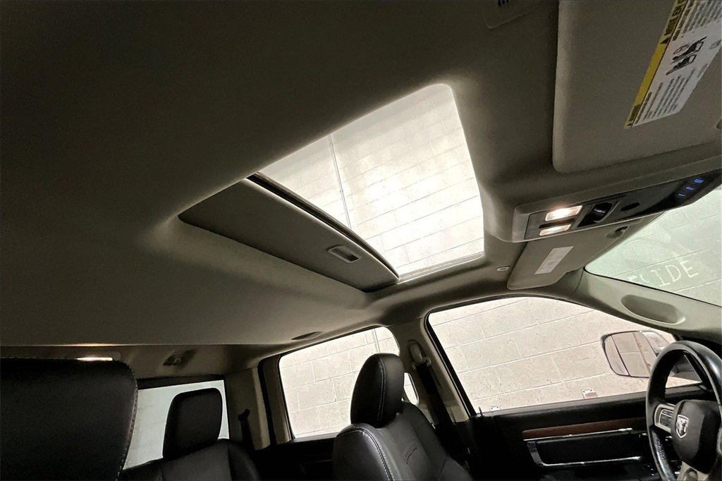 Used 2017 RAM 1500 Laramie image 26