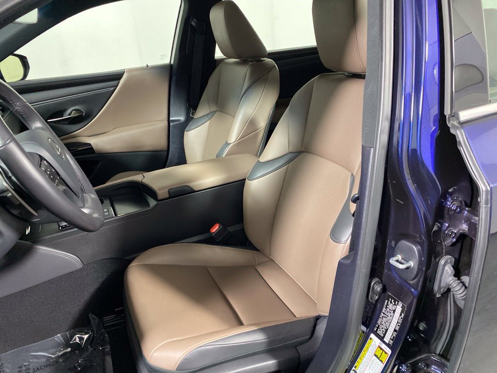 Certified 2025 Lexus ES 300h w/ Premium Package FWD image 13