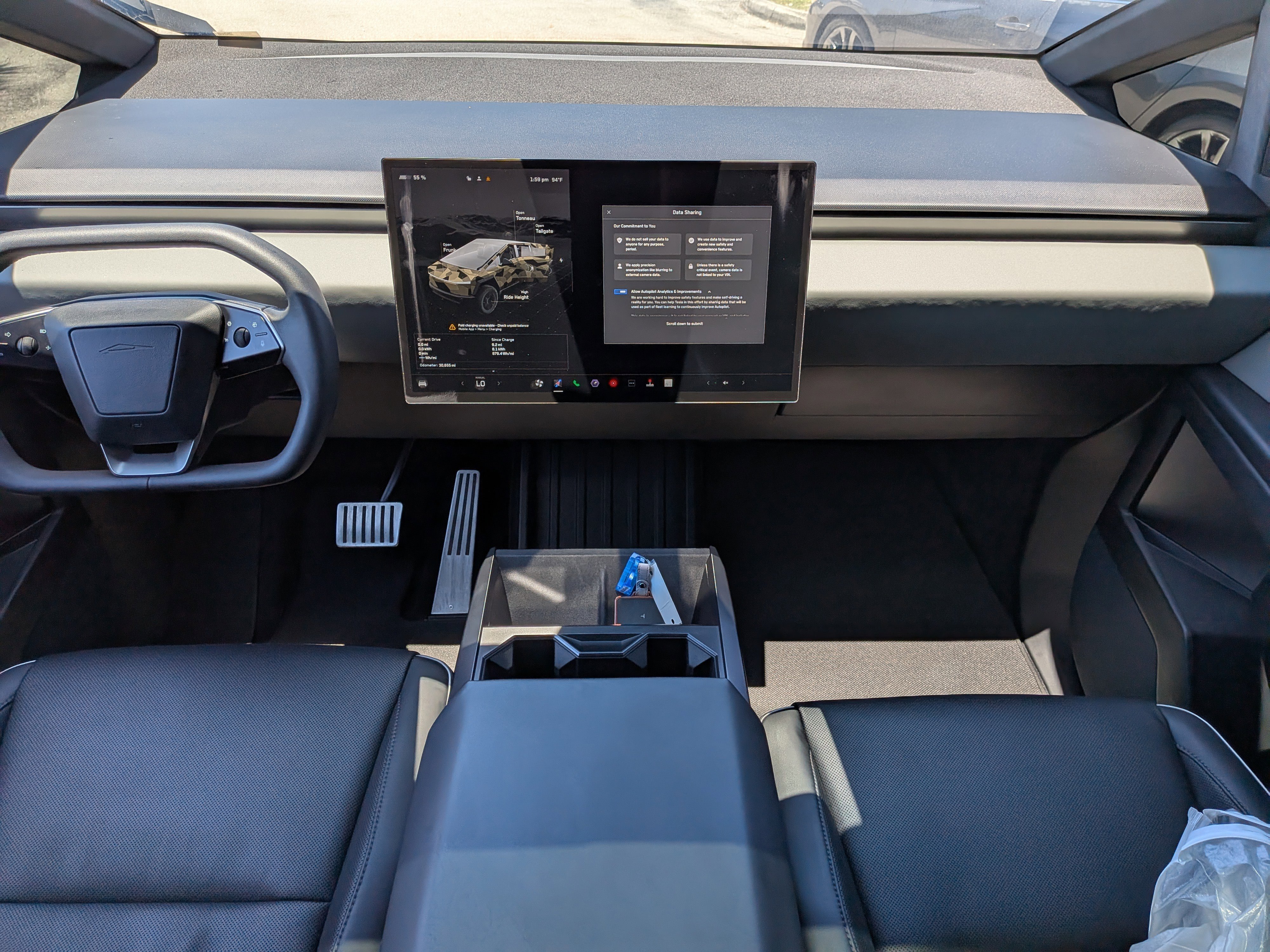 Used 2025 Tesla Cybertruck AWD Crew Cab image 16
