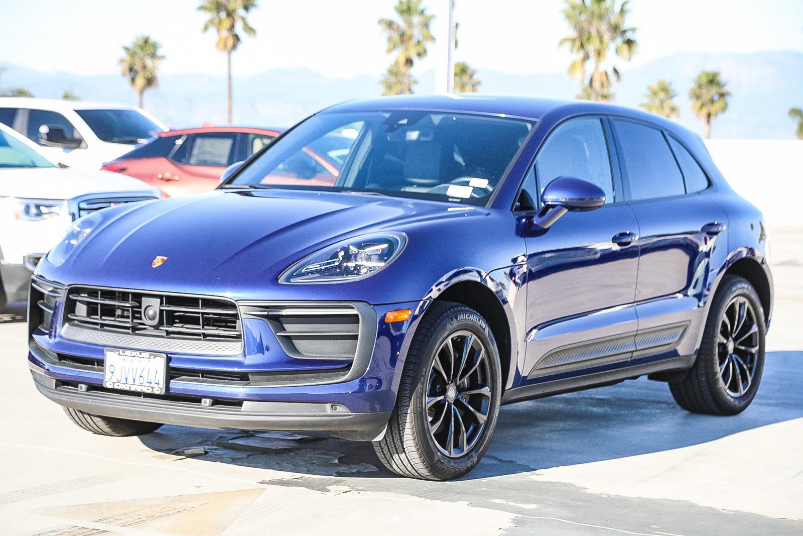 Used 2023 Porsche Macan Base image 3