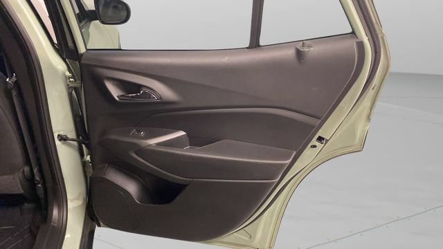 Used 2024 Chevrolet Trax RS w/ Sunroof Package FWD image 35