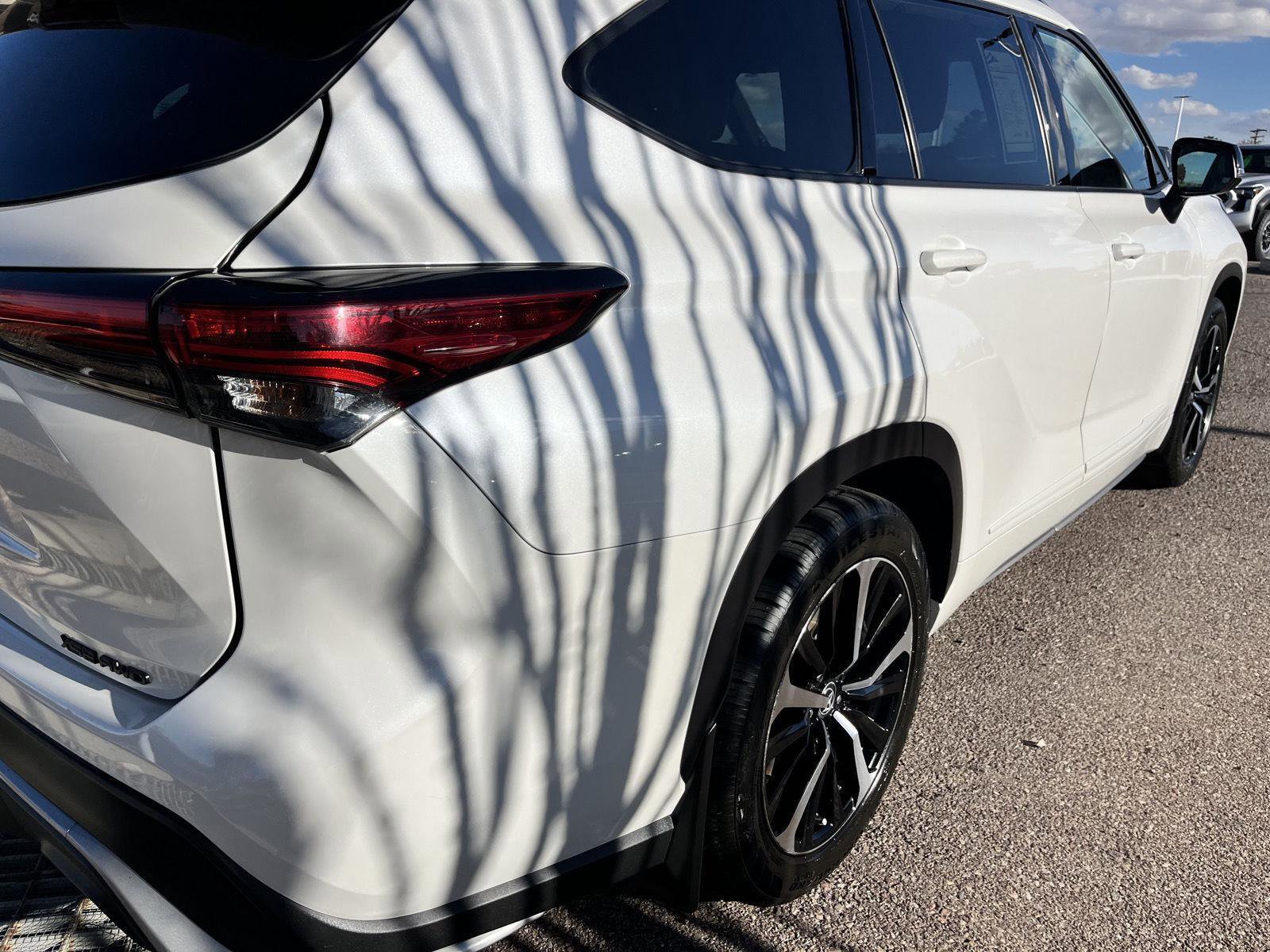 Used 2021 Toyota Highlander XSE image 14