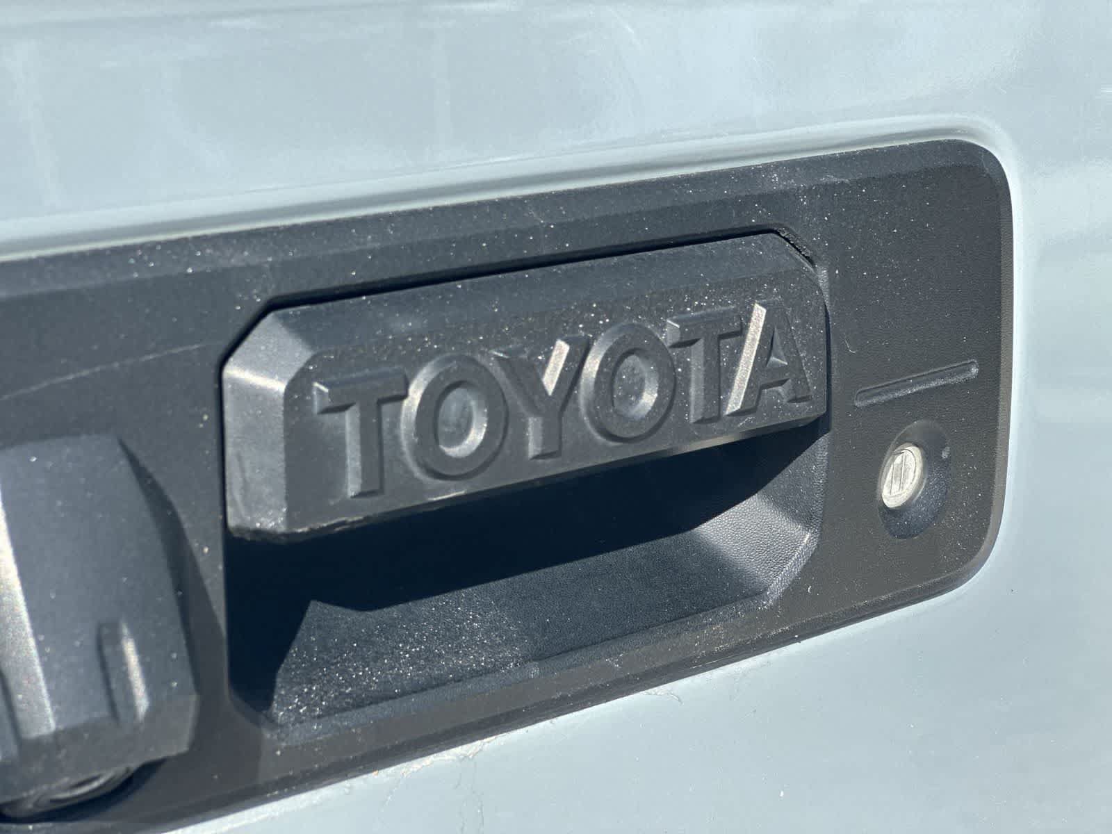 Used 2021 Toyota Tundra SR5 w/ SR5 Upgrade Package RWD image 9