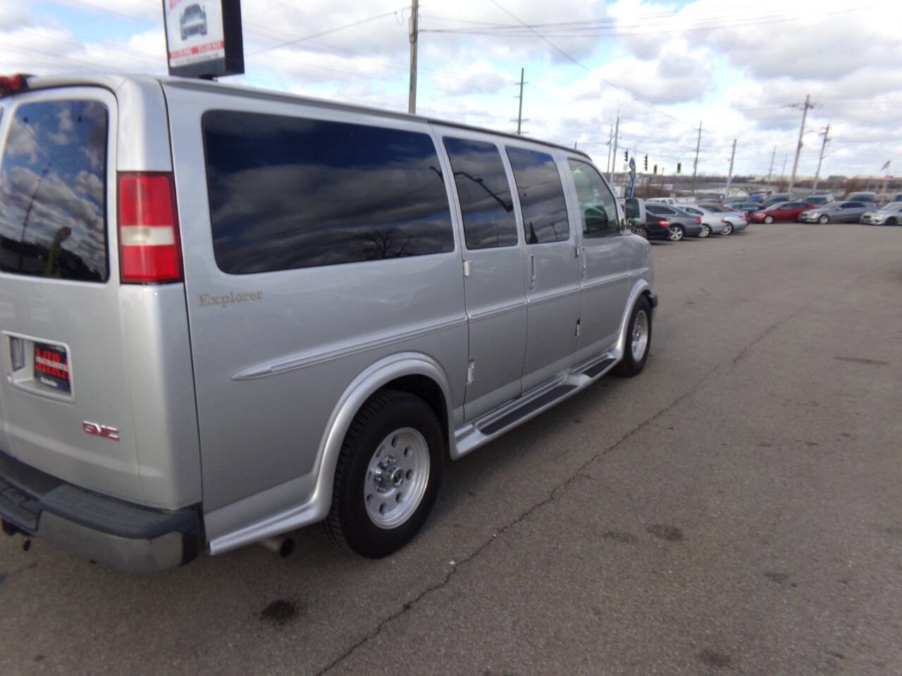 Used 2010 GMC Savana 1500 w/ Preferred Equipment Group image 41