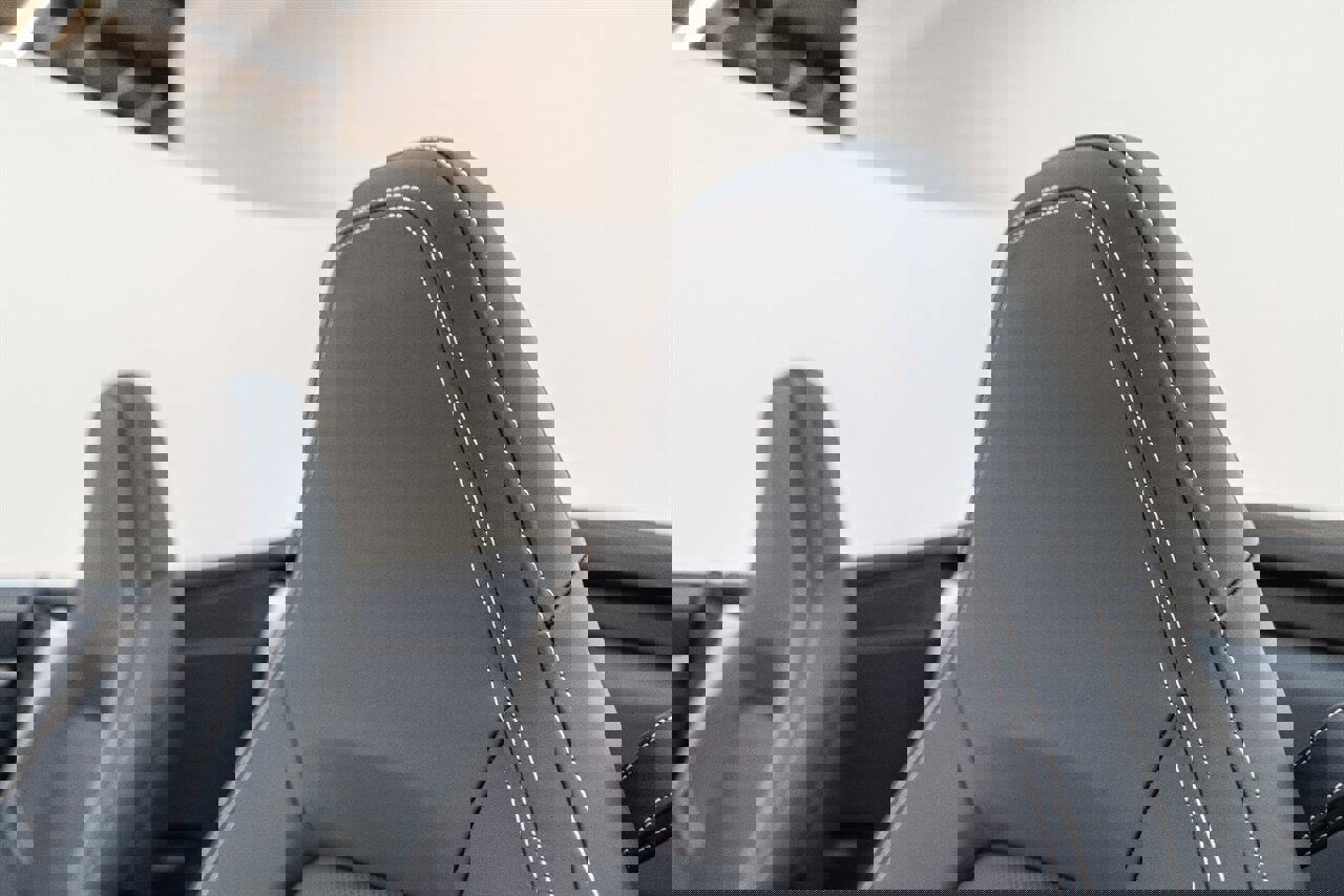 Used 2025 Porsche 911 Carrera w/ Premium Package image 28