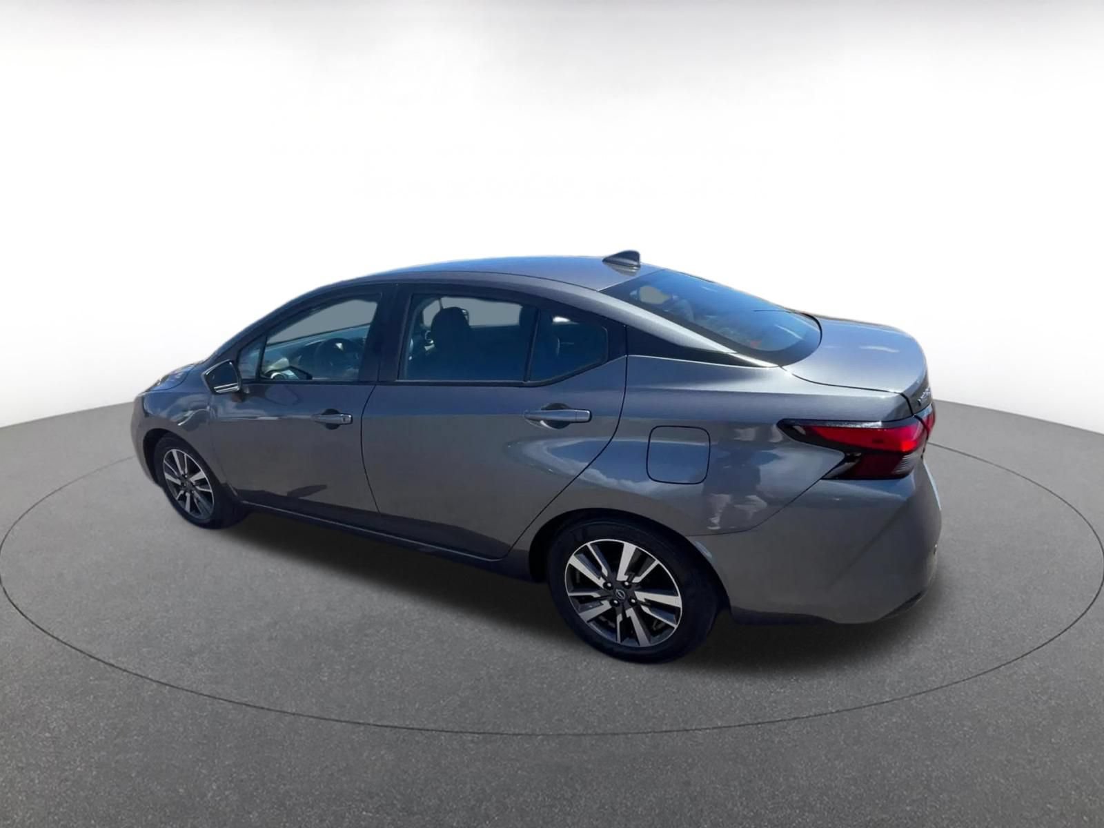 Used 2025 Nissan Versa SV FWD image 10