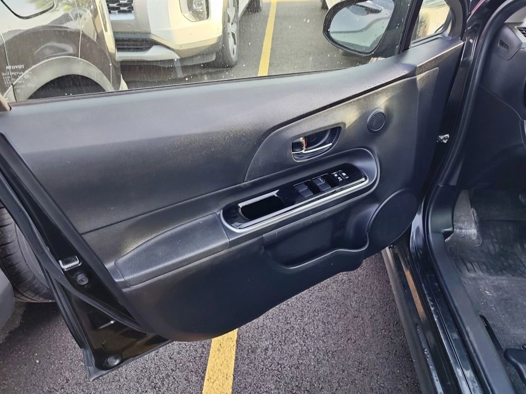 Used 2019 Toyota Prius C FWD image 5